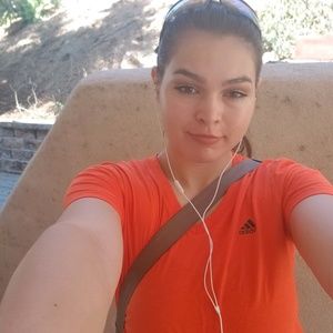 Meet your Posher, Ana